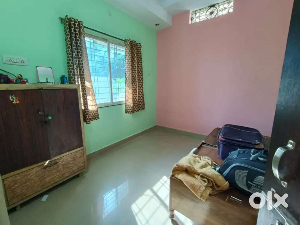 Spacious room,new Manish nagar,walking distance metro, balcony view