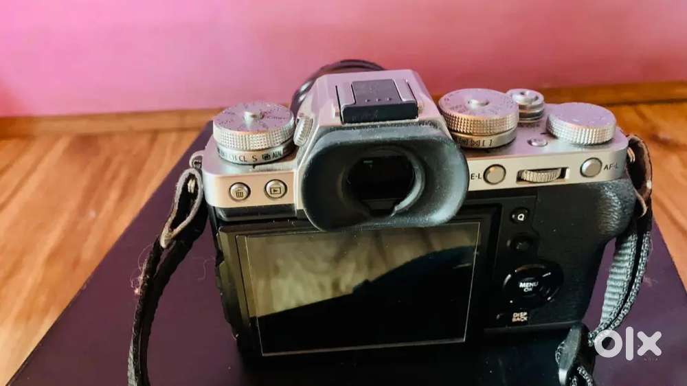 FujiFilm XT3 camera for sale- as new condition