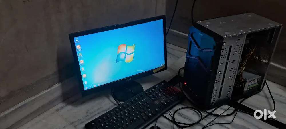 70 Computers Sets Available in working condition