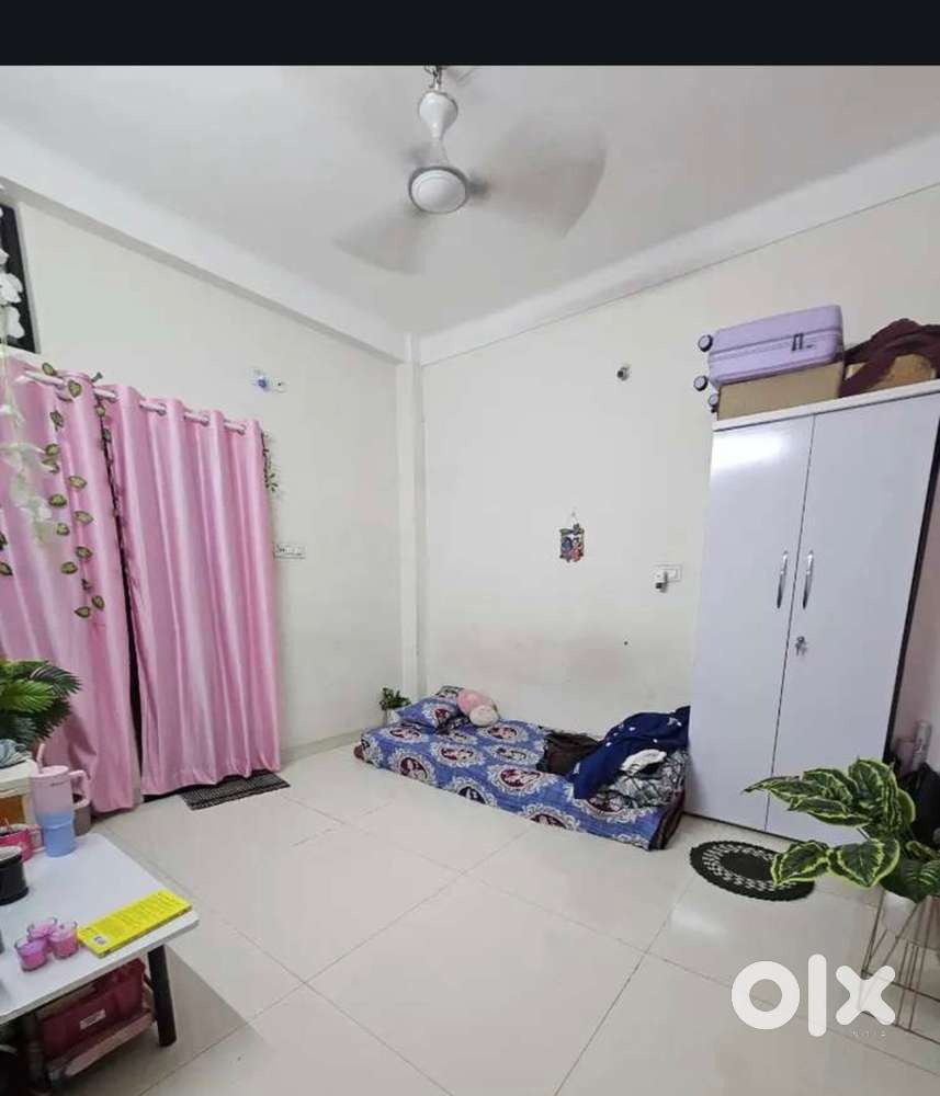 Female flatmate required