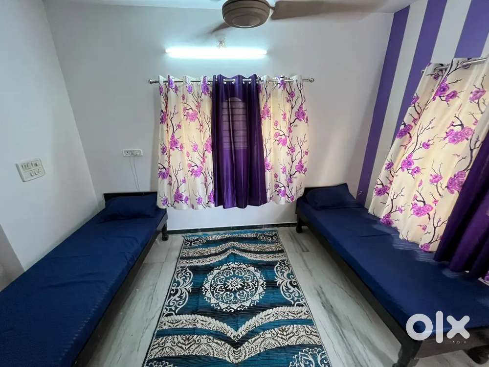 With AC Fully Furnished Boys PG available At New vip road