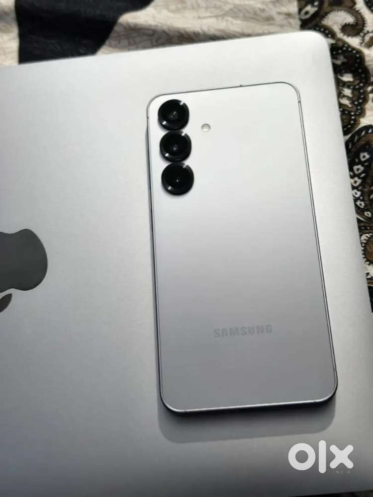 S25  256 GB  8 MONTHS OLD  FULL CONDITION