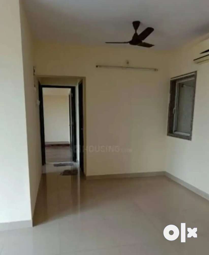 Halisahr station, up side, 200 mtr distance a 2bhk flat sell aache.