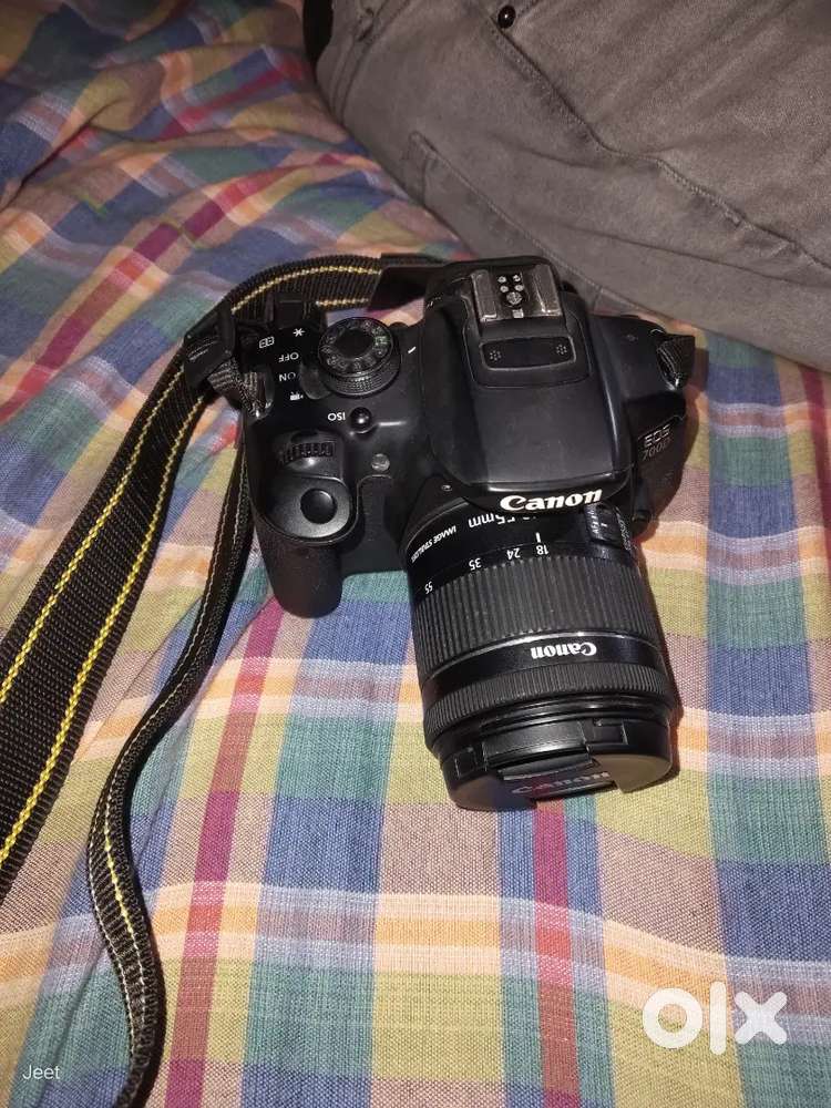 Eos 700D good condition camera