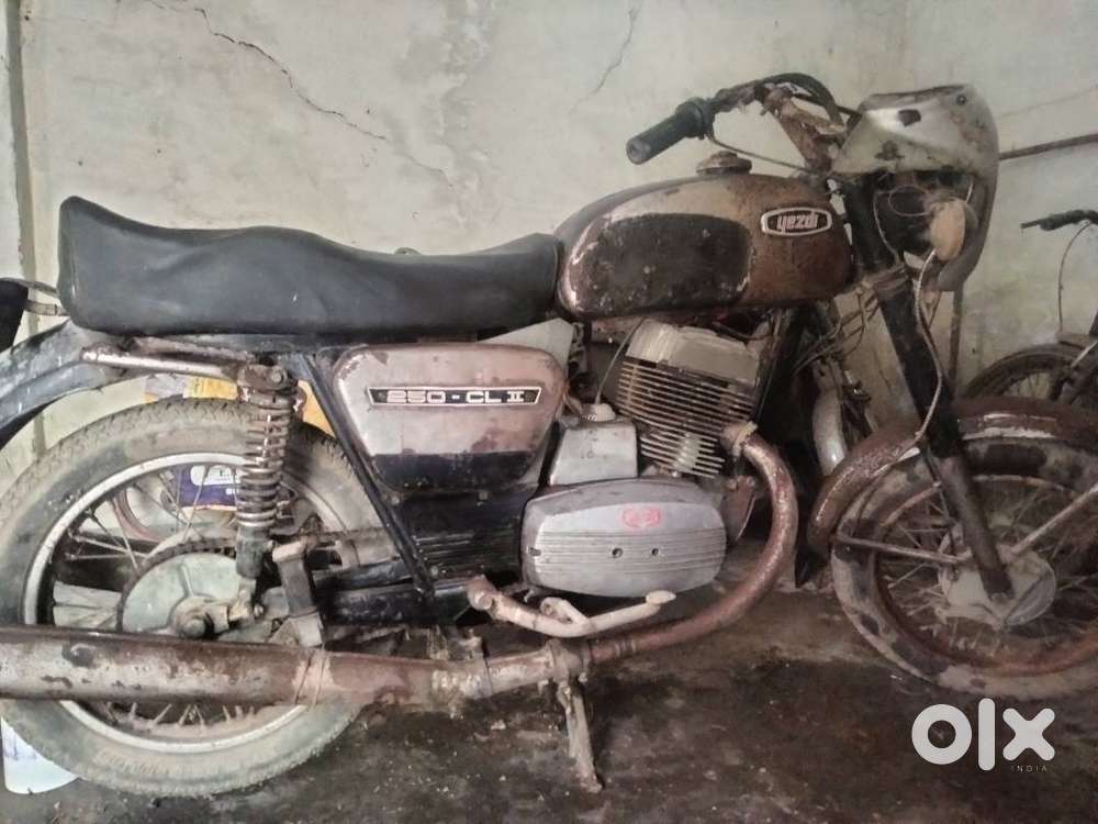 Yezdi classic 1984 model good milege and in running condition
