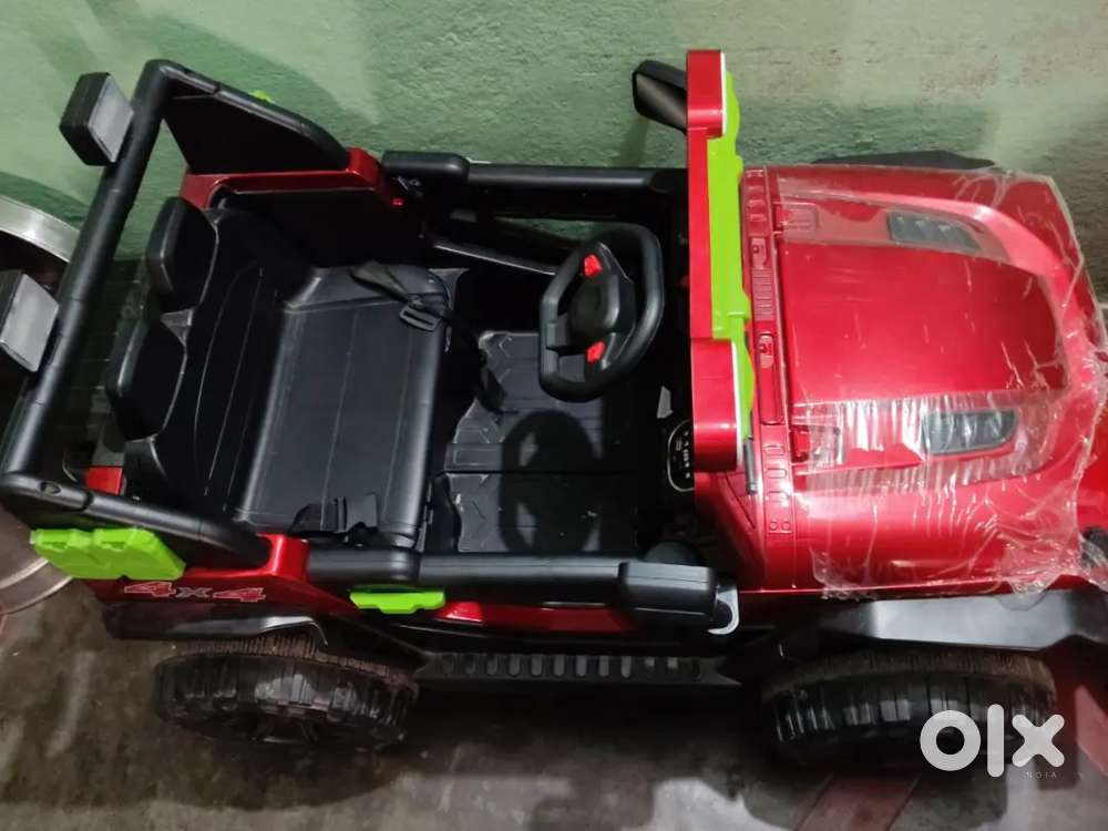 Chinna pillalu use chese car,kotthadi 2moths aendi koni