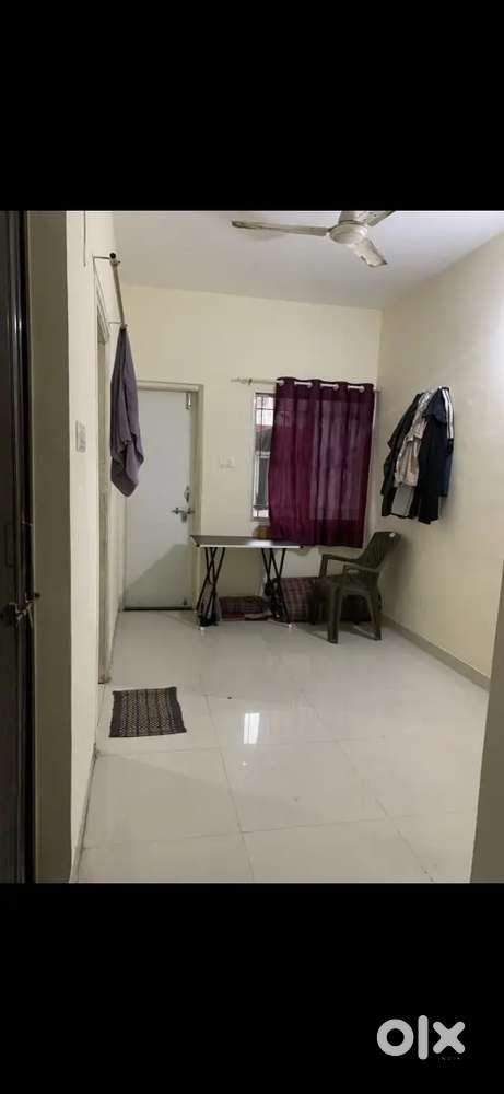 Urgent roommate required