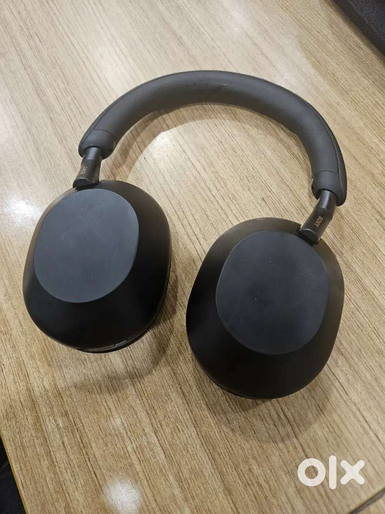 Pristine condition sony WH1000XM5