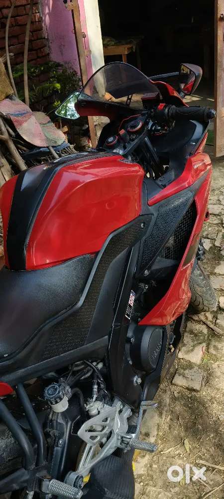 R15 V3 Red colour like all parts orginal