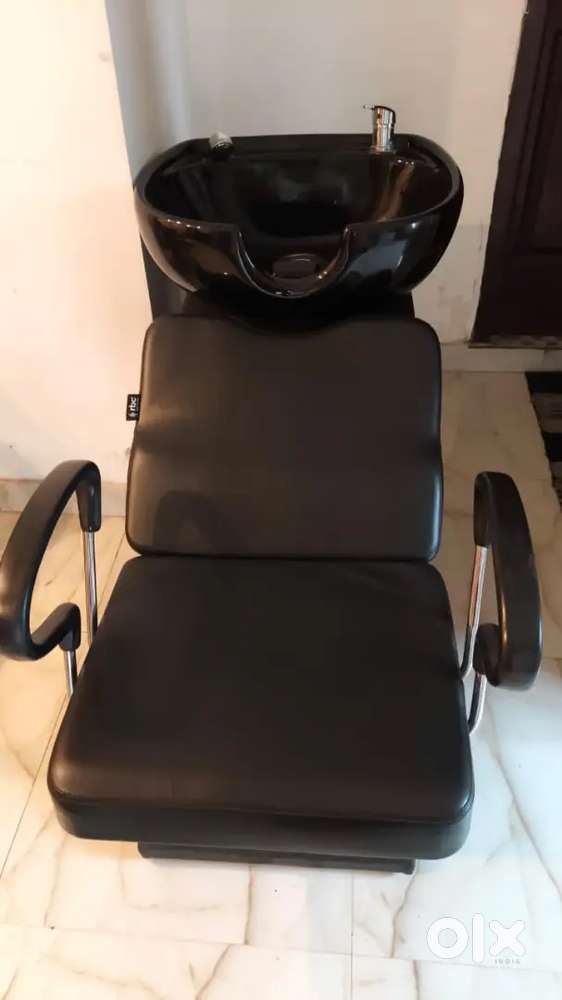 Beauty parlour chair, hair wash, steamer sale