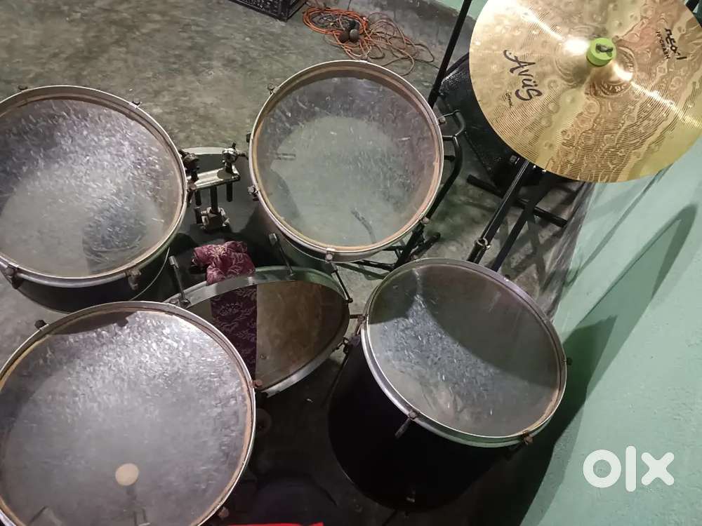 Drums set.