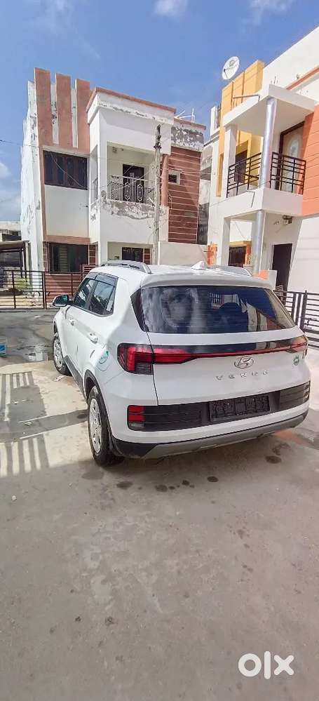 Hyundai Venue 2022 CNG & Hybrids 57000 Km Driven