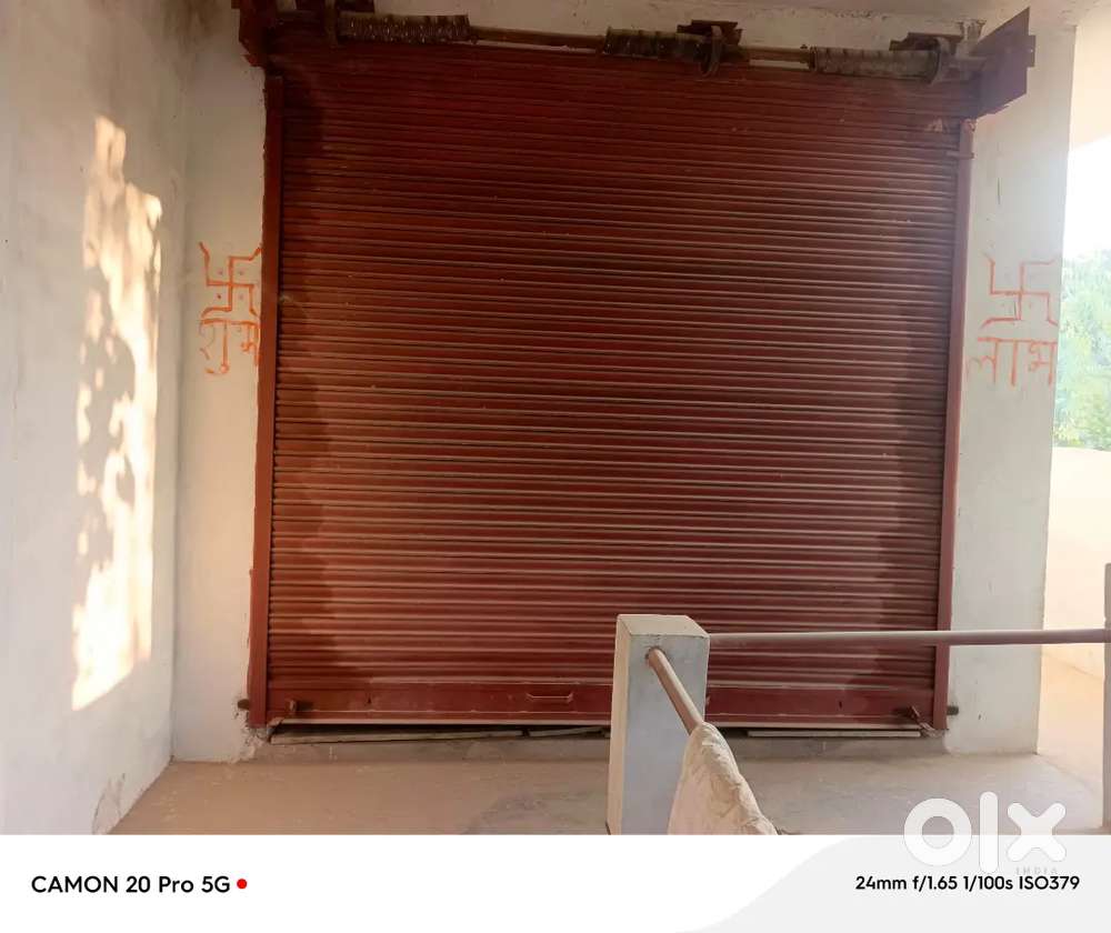 On road shop available for rent prime location