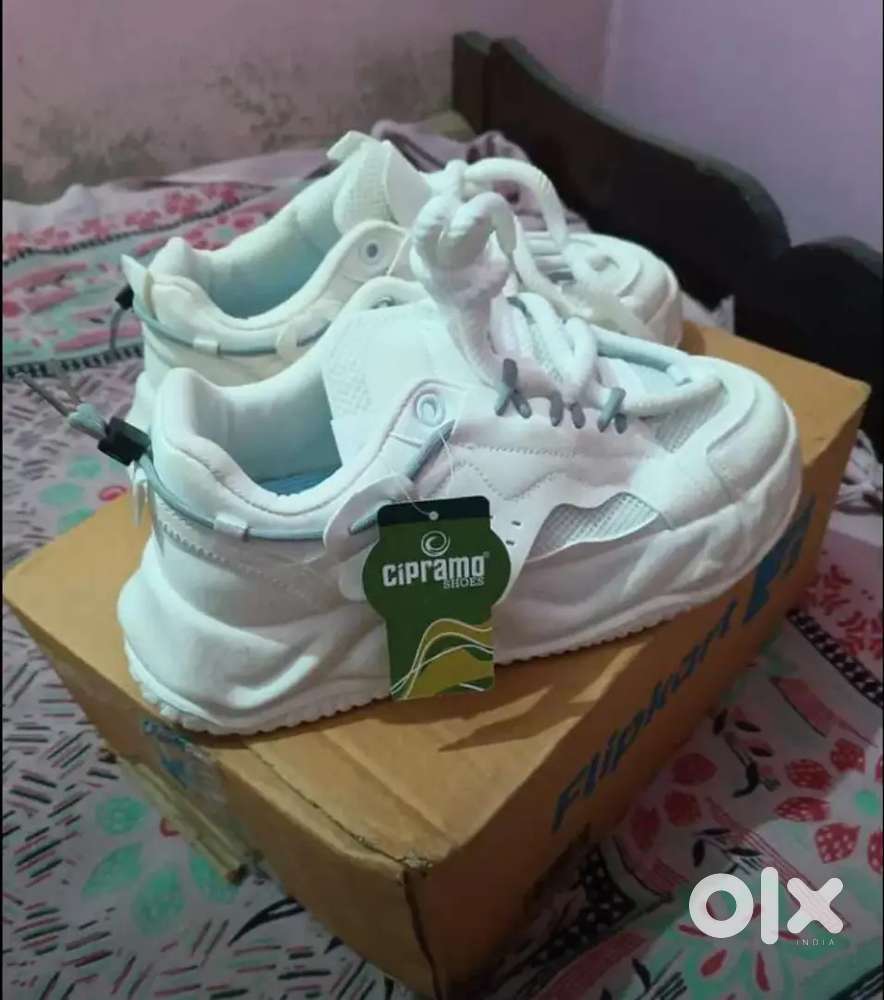 Fashion shoes size-10