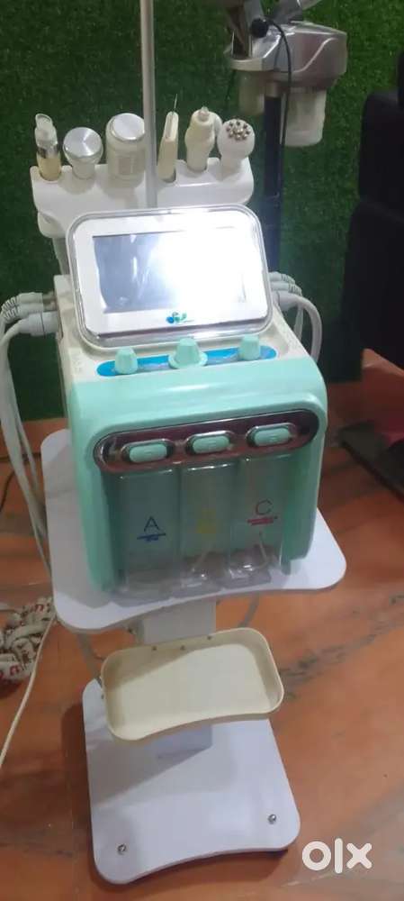 Hydra facial machine