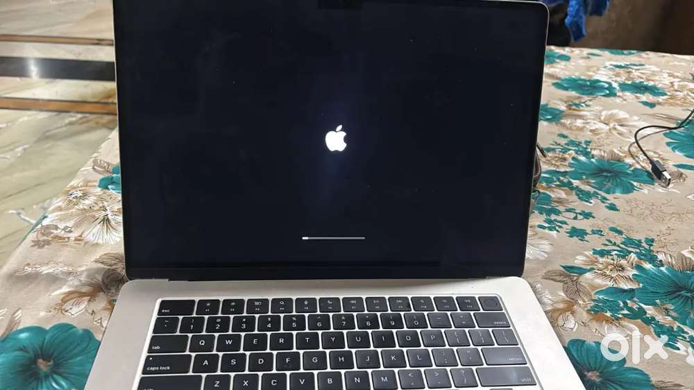 Apple leptop For Sale With Bill And Box