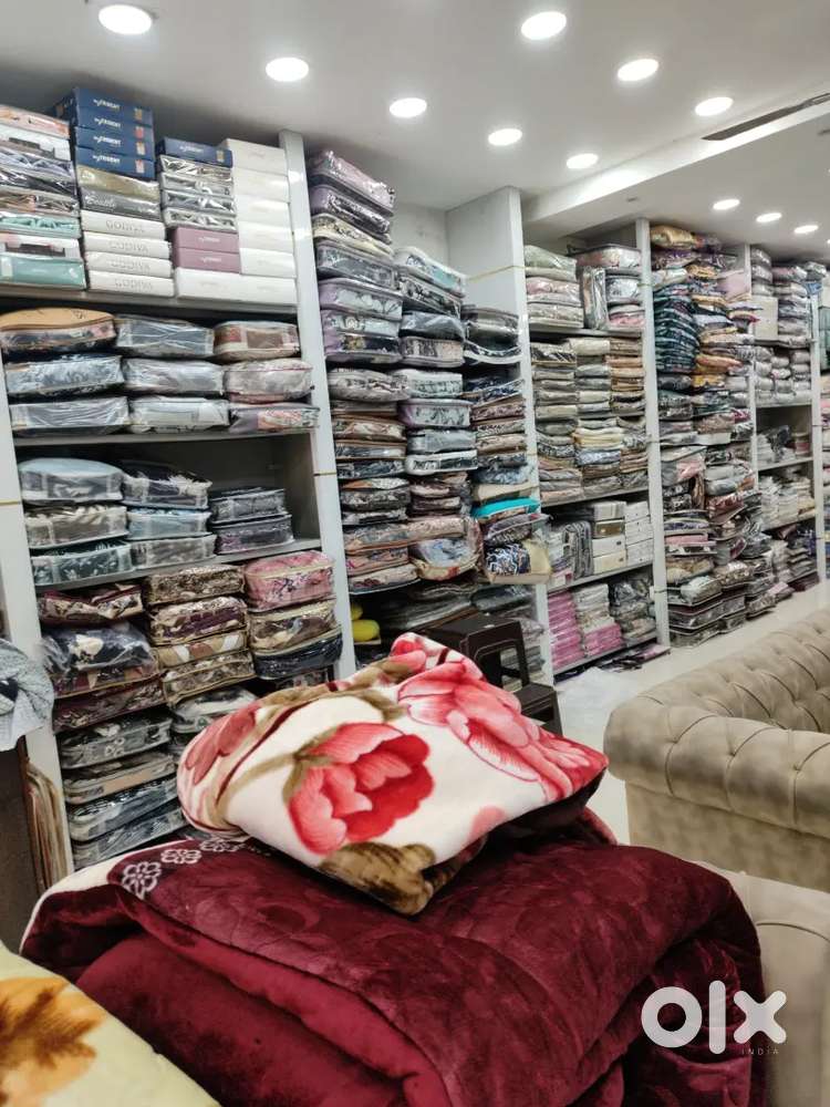 A girls helper required in handloom shoroom