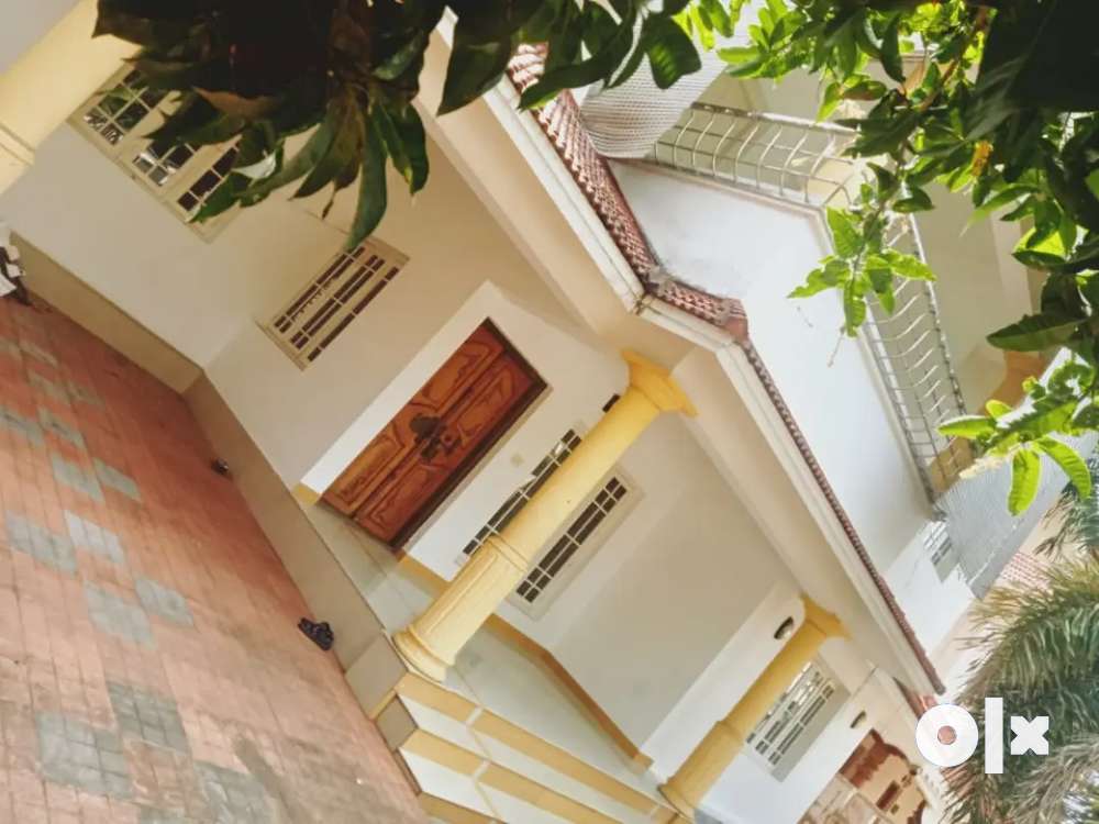 Kadungalloor mupathadam house for rent