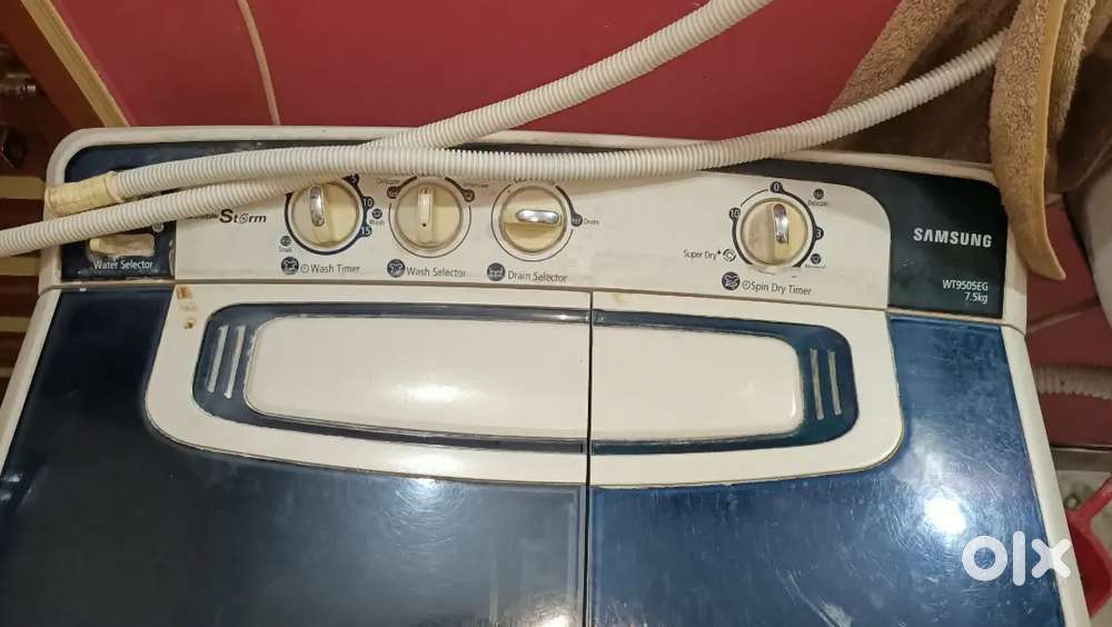 Samsung semi automatic 7.5 kg washing machine