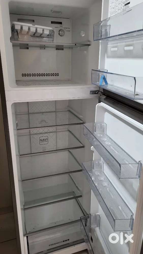 Croma double door fridge-3star-268 ltrs-1 year old