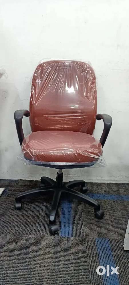 Aster Flexy office chairs in new condition
