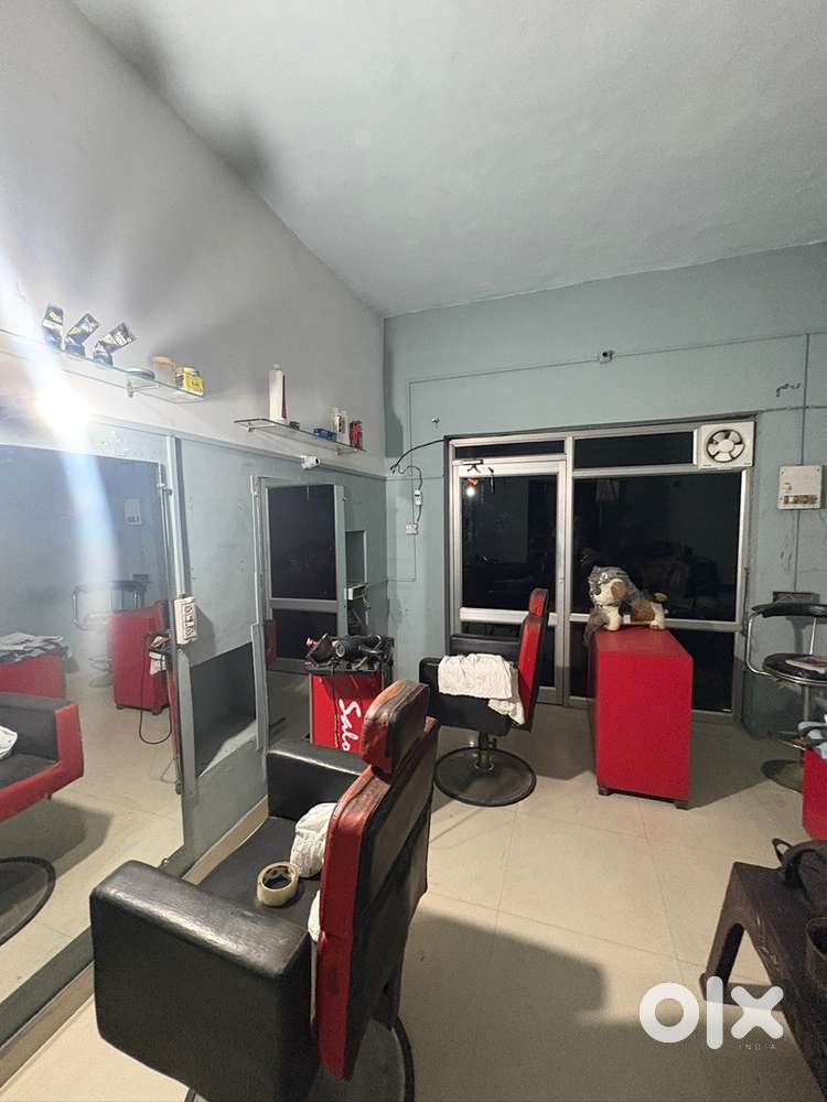 Salon/Shop for rent