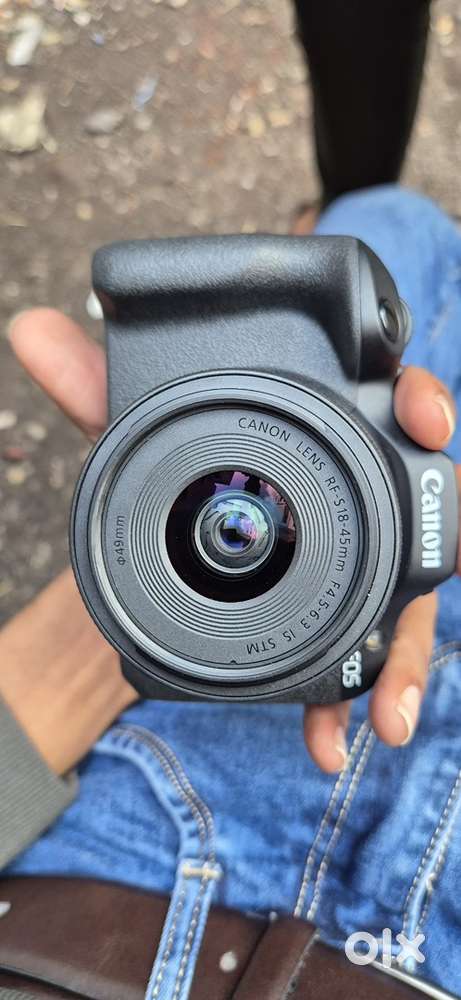 Canon EOS R100 CAMERA