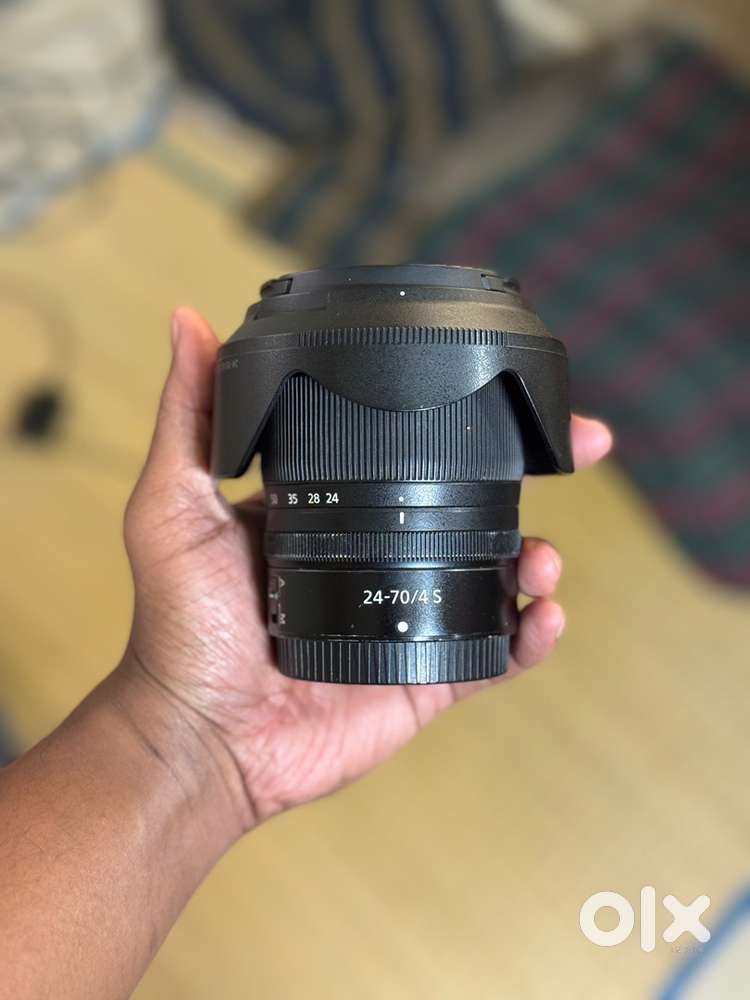 Nikon NIKKOR Z 24-70mm f/4 S Lens (Black)