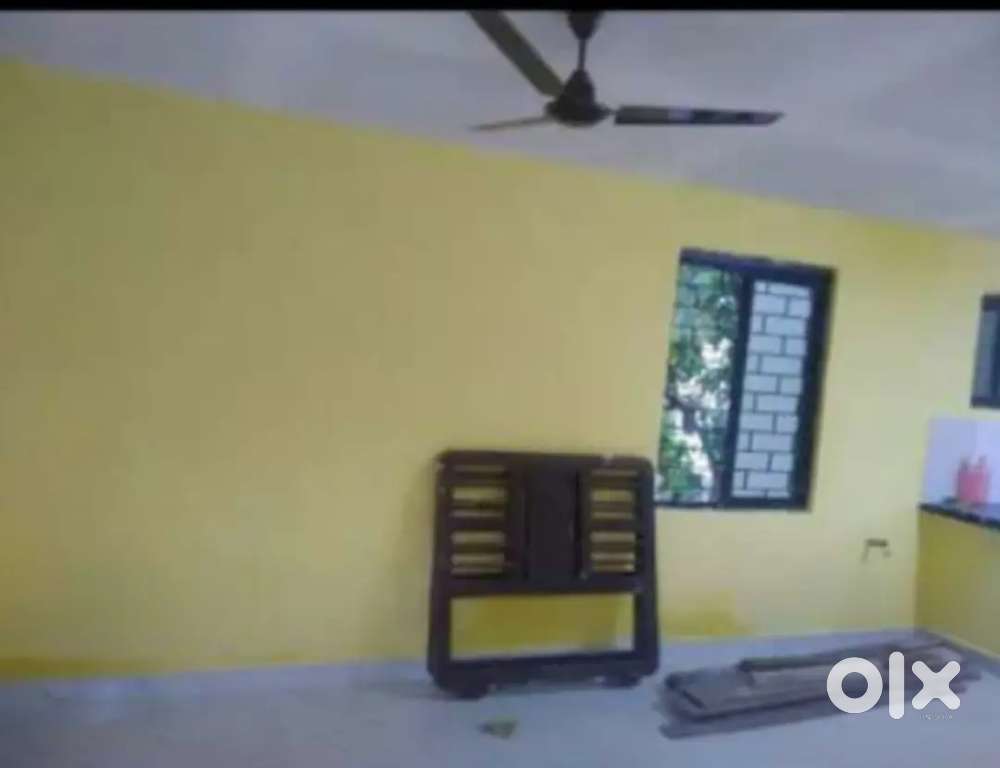1RK for rent.. for bachelor spinsters small working family.