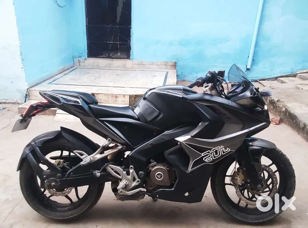 Pulser RS 200 2016 TOP MODEL DUAL CHENAL ABS in perfect condition
