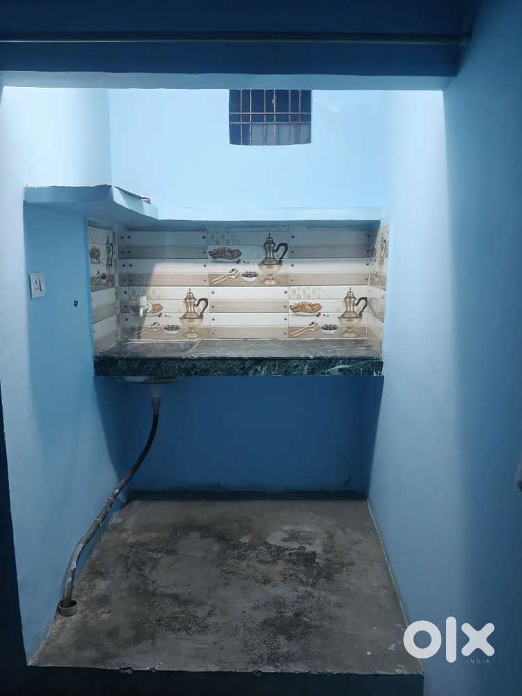 Single room with kitchen and separate washroom