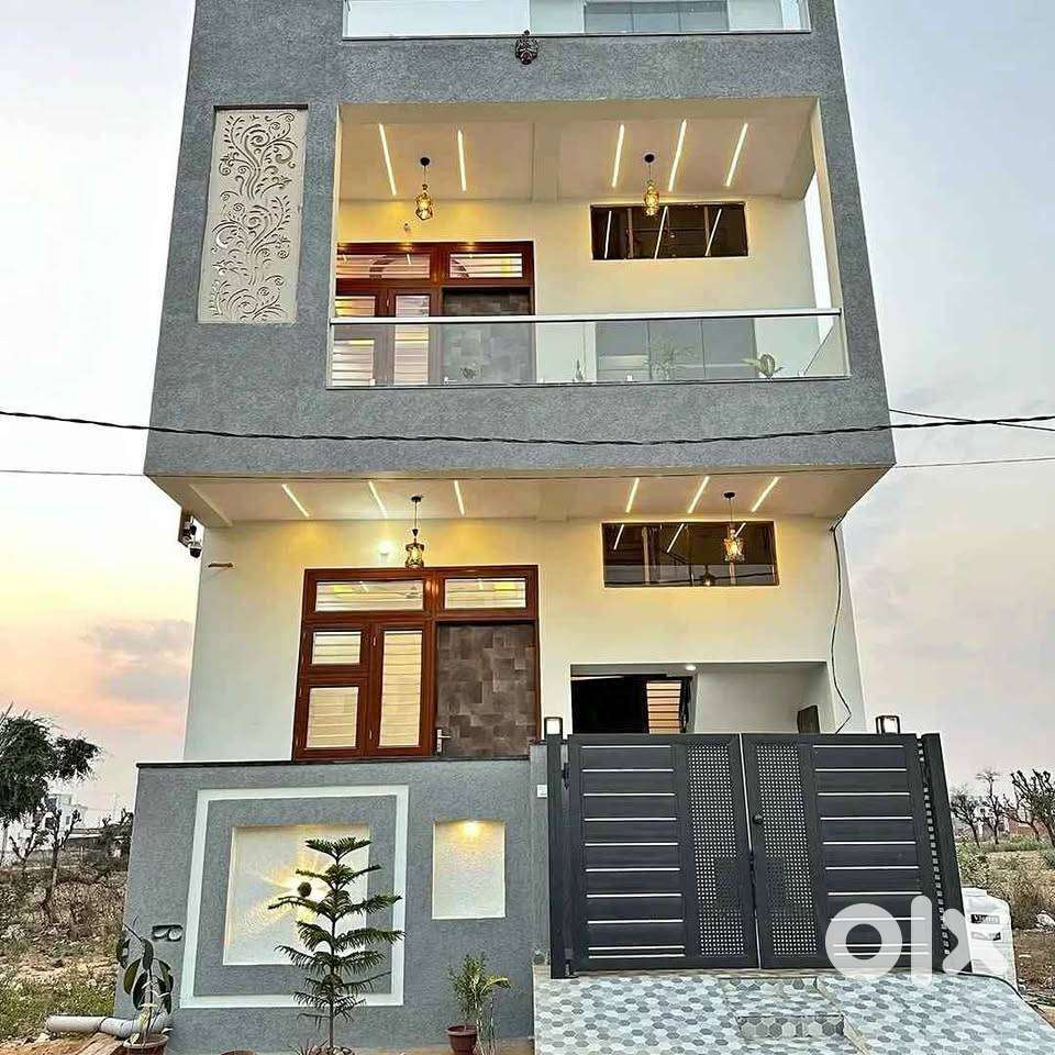 gated community at this unfurnished 2-bedroom, 3-bathroom villa