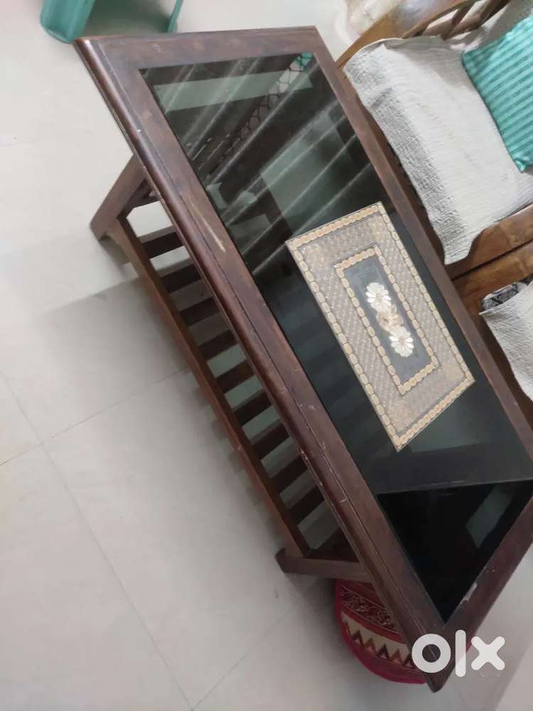 Selling Showcase, Dressing Tables Center table
