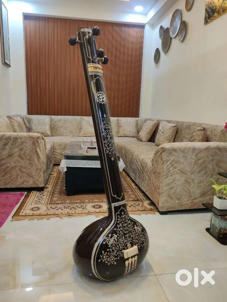 Meraj hemraj tanpura full size male.