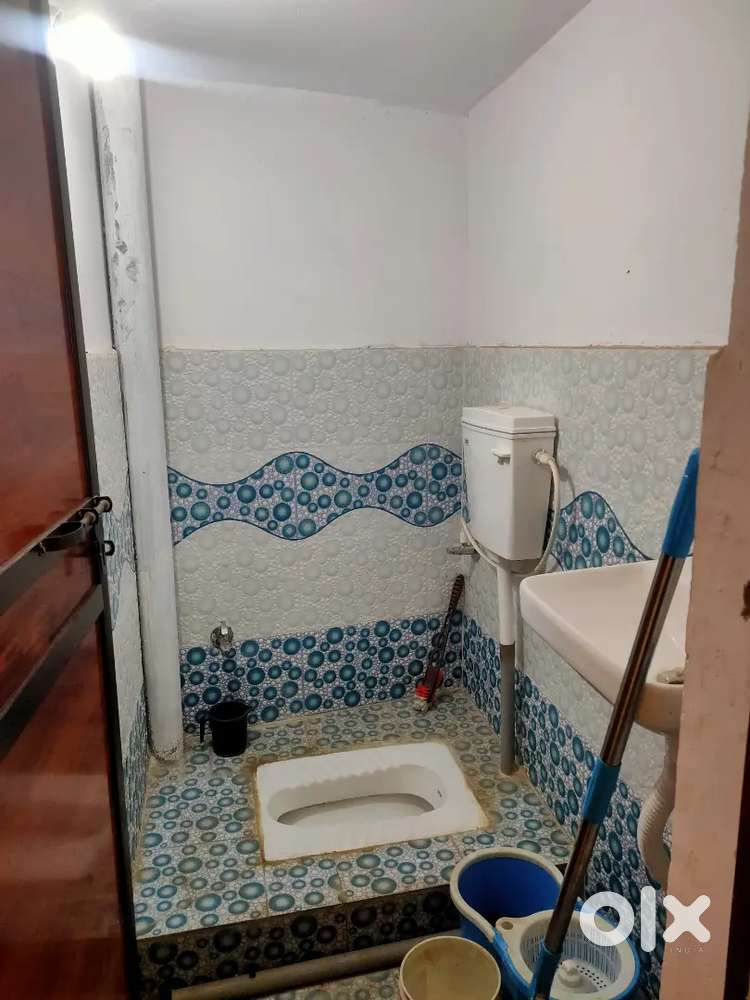 दुकान किराए पर देनी है।