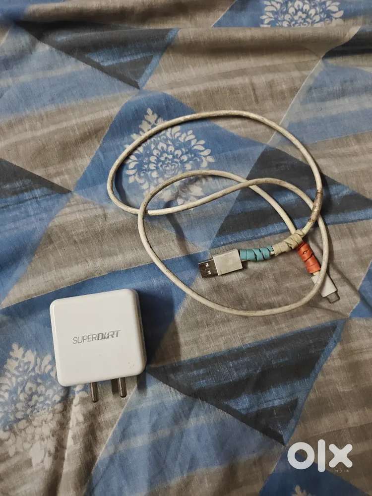 Original Realme SUPERVOOC 80 watt charger.