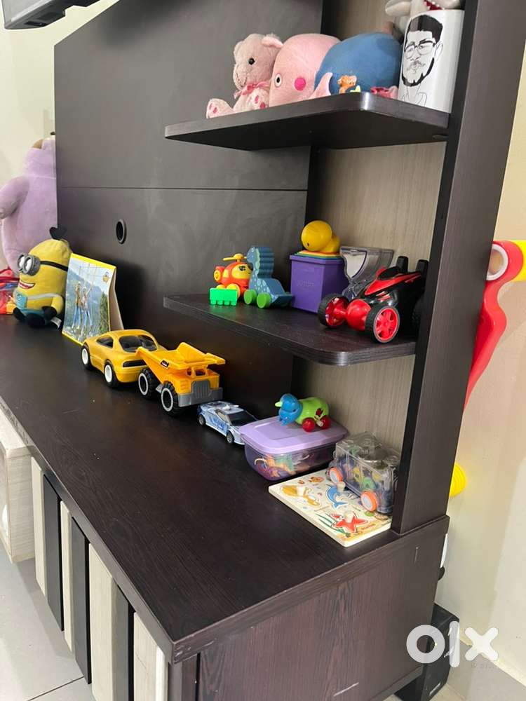 Damro TV Unit For Sale - Non Negotiaable Deal