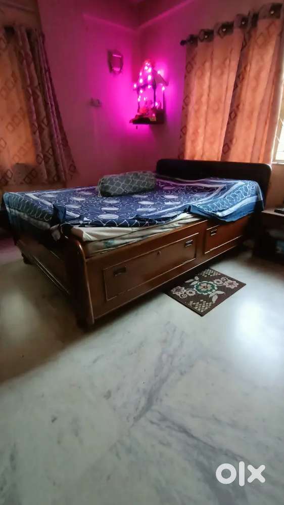 Teak wood bed Queen Size