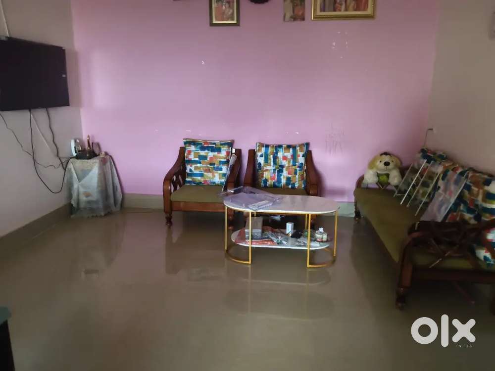 2bhk ready to move flat open south east direction, public school road