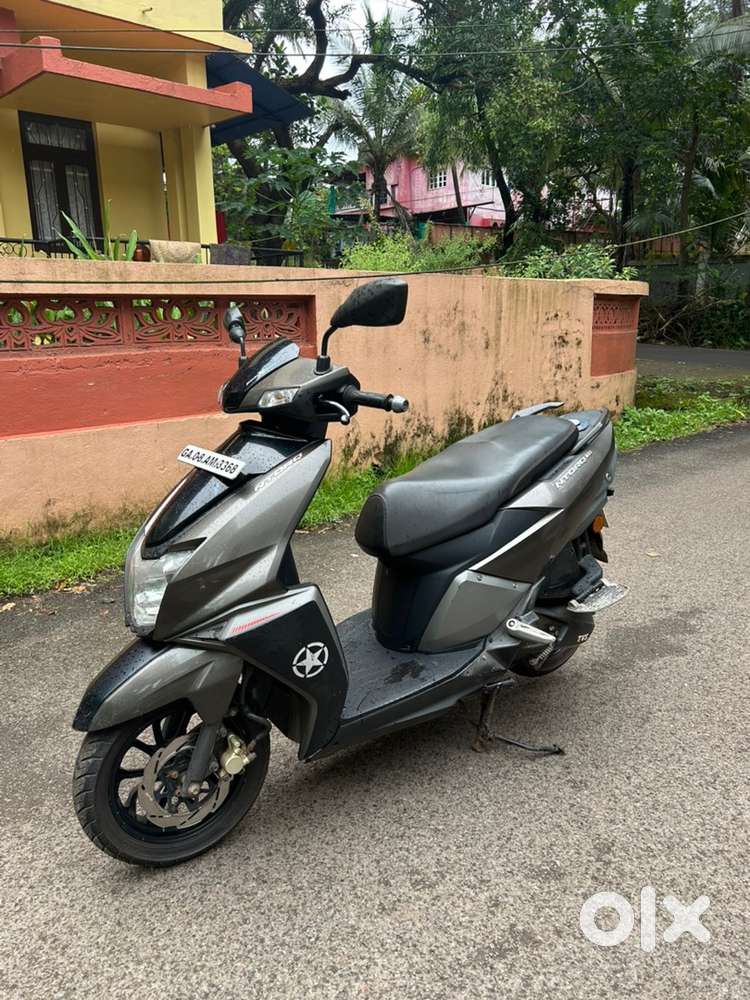 Its a good condition full Shoroom condition