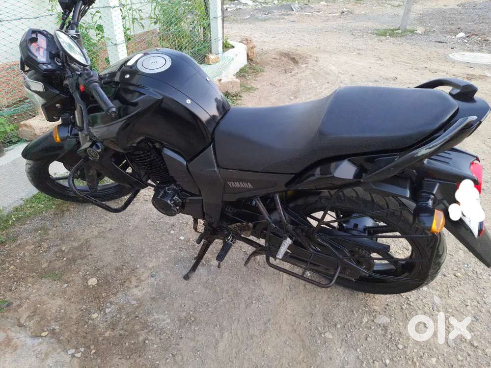 YAMAHA Fz16 (Best performance bike)