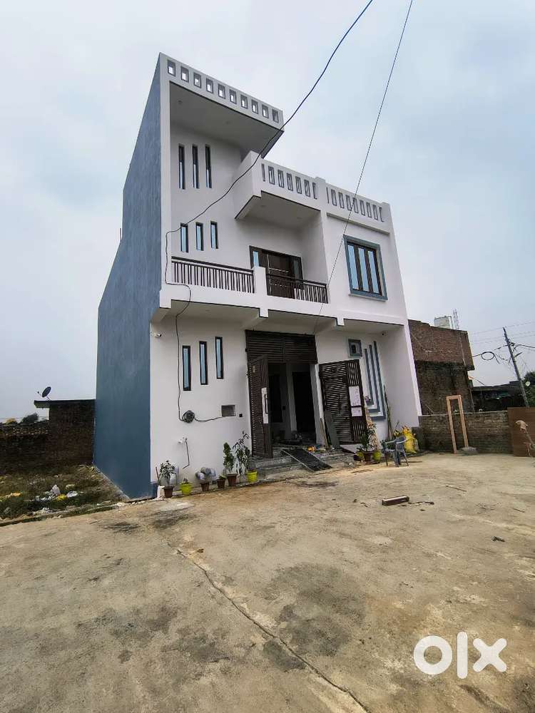 2 room set available 1st foor