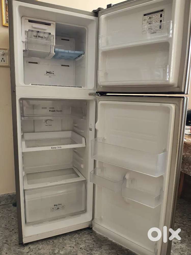 SAMSUNG FRIDGE  253LITRE  METALIC GOLDEN GREY