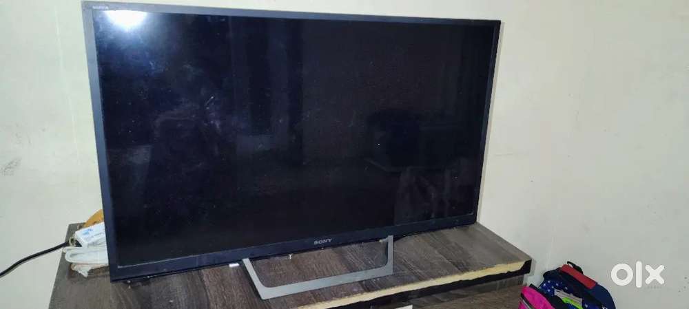  Sony Bravia KLV-32W622E , 32 inch tv black colour with remote