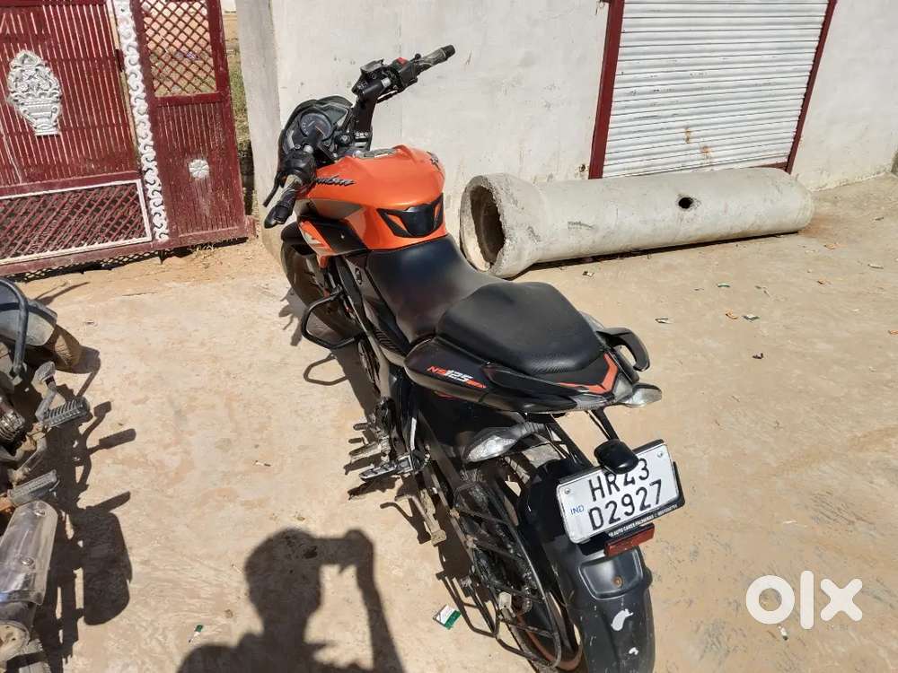 Pulsar NS 125