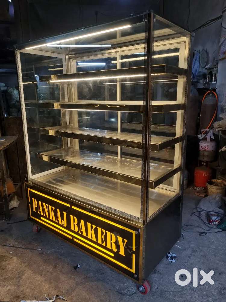 Vertical Display Counter For Cakes And Pastries.
