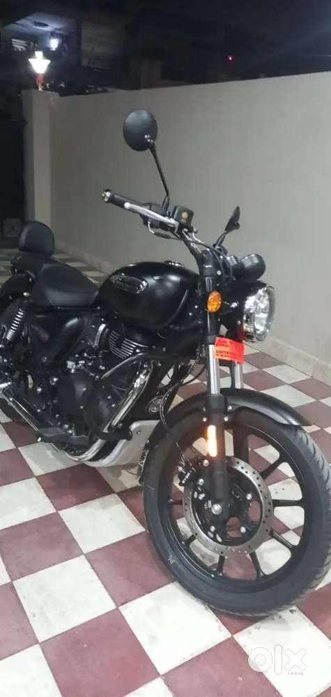 Meteor 350 Matt Black