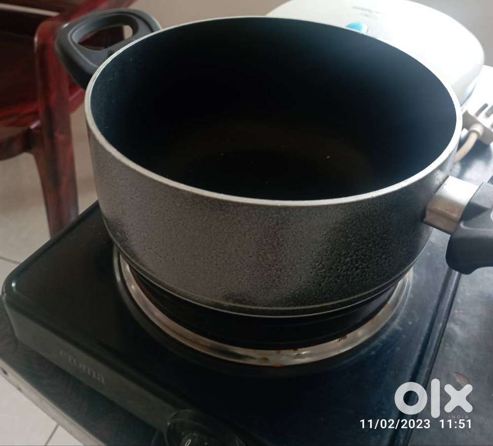 Nirlep non stick utensil with LID