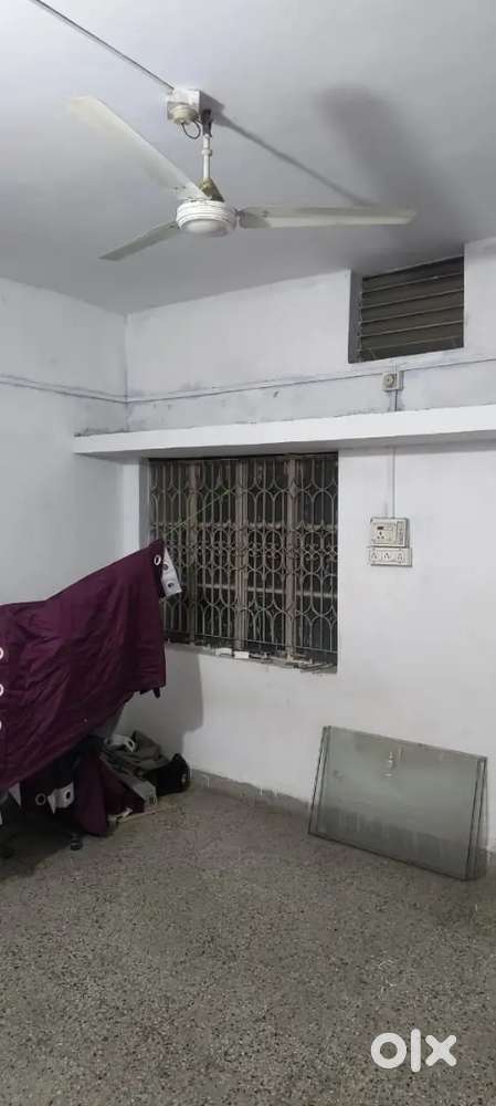 1 room with personal bathroom in Porsche area