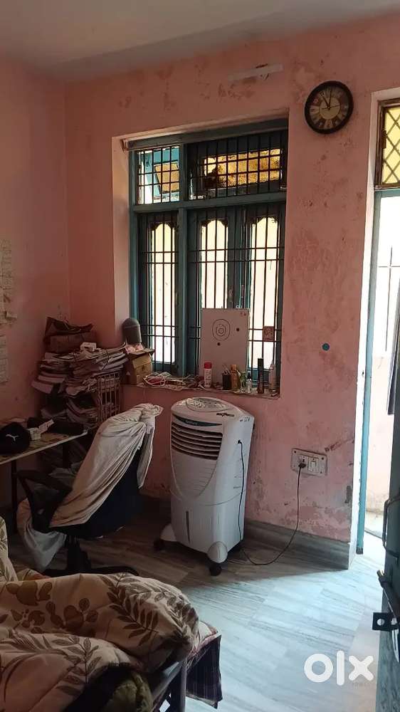 Boring road need one room mate